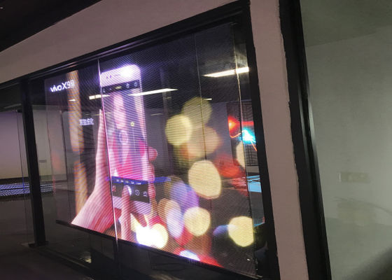 Tam Renkli Cam Pencere LED Ekran, 3840HZ P7.81 Şeffaf Led Ekran
